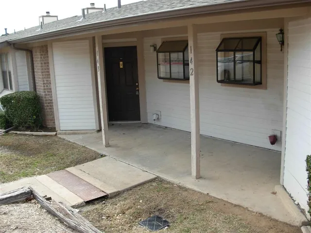 $1,400 | 143 Henry M Chandler Drive, Rockwall, TX 75032