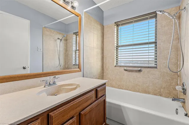 $1,400 | 143 Henry M Chandler Drive, Rockwall, TX 75032