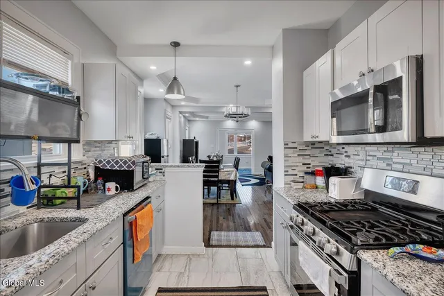 $250,000 | 1568 State Street, Schenectady, NY 12304