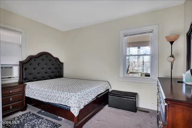 $250,000 | 1568 State Street, Schenectady, NY 12304