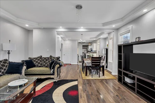 $250,000 | 1568 State Street, Schenectady, NY 12304