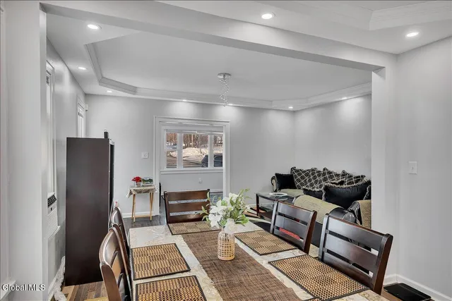 $250,000 | 1568 State Street, Schenectady, NY 12304