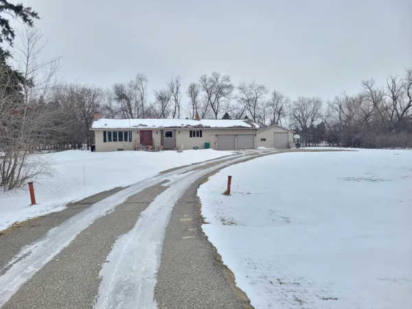 $590,000 | 7607 South University Drive, Fargo, ND 58104