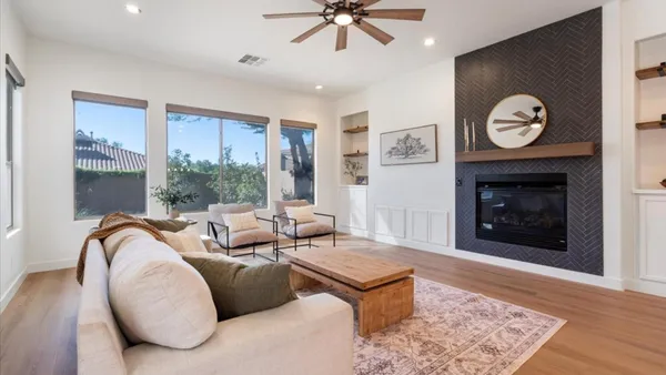 $4,300 | 2025 West Calle De Sol, Phoenix, AZ 85085