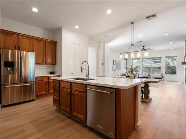 $4,300 | 2025 West Calle De Sol, Phoenix, AZ 85085