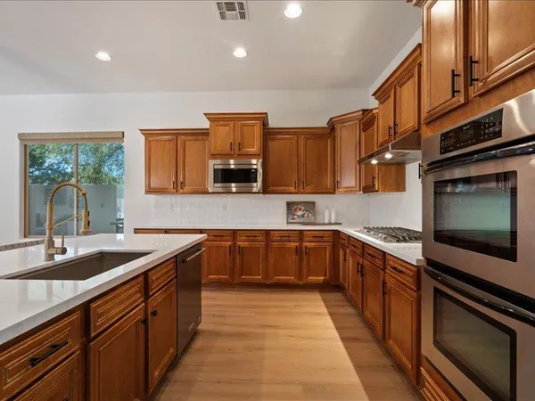 $4,300 | 2025 West Calle De Sol, Phoenix, AZ 85085