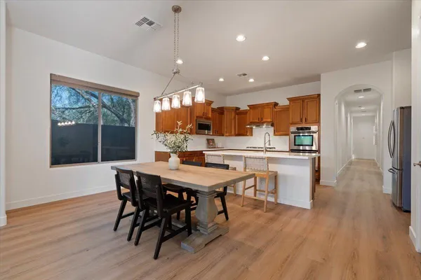 $4,300 | 2025 West Calle De Sol, Phoenix, AZ 85085