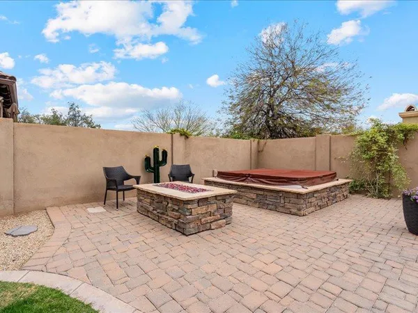$4,300 | 2025 West Calle De Sol, Phoenix, AZ 85085