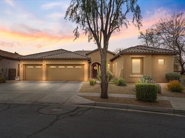 $4,300 | 2025 West Calle De Sol, Phoenix, AZ 85085