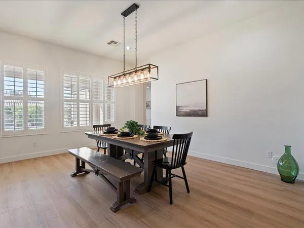 $4,300 | 2025 West Calle De Sol, Phoenix, AZ 85085