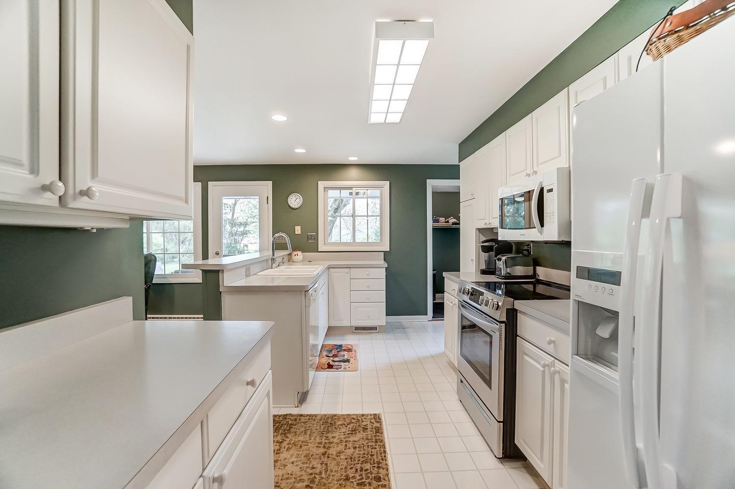 239 Poage Farm Road Wyoming, OH 45215 - Photo 18 of 49