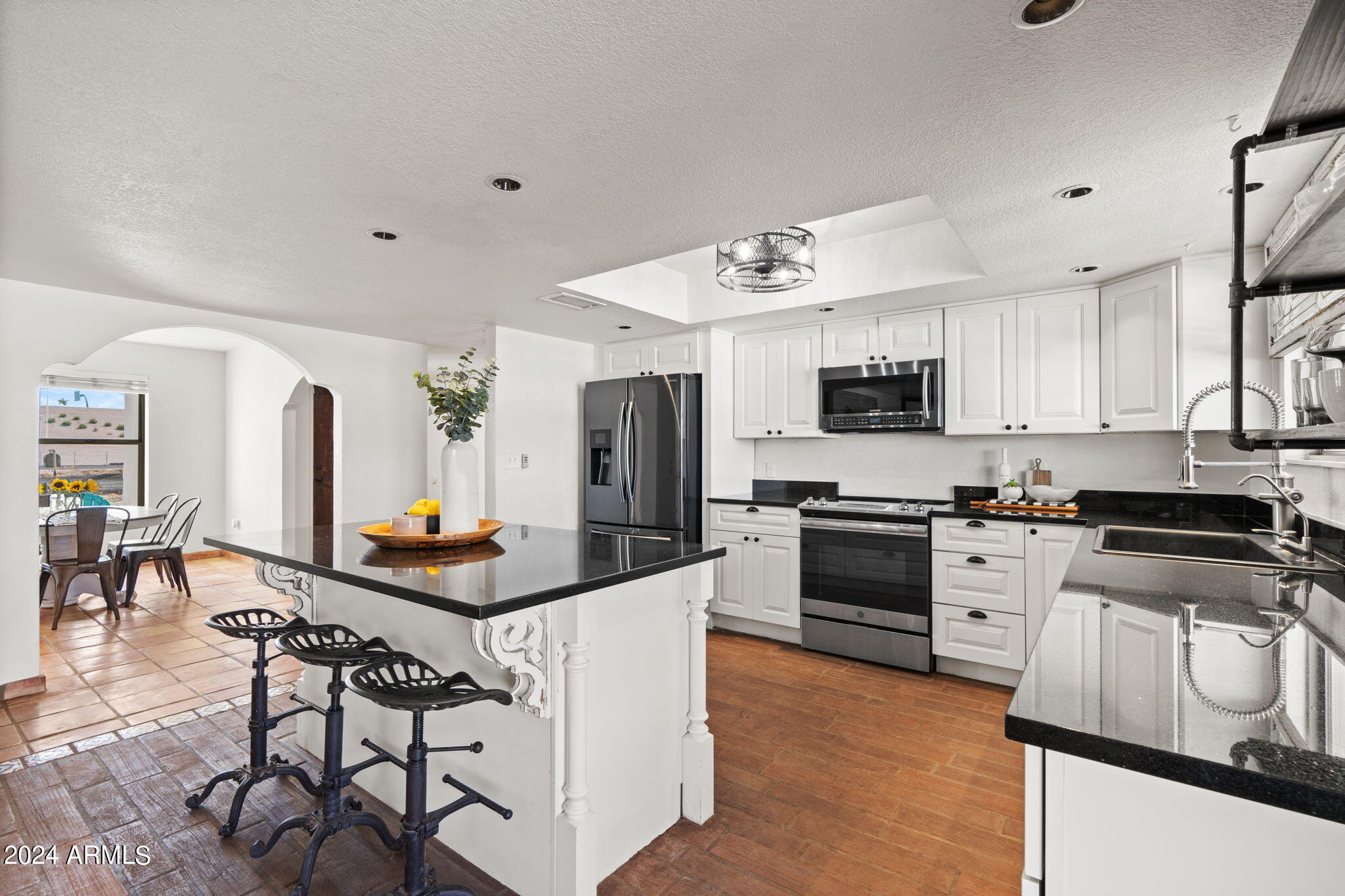 14434 East Willis Road Gilbert, AZ 85297 - Photo 10 of 49 18-web-or-mls-14434-e-willis-rd