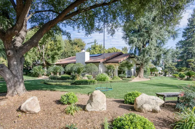 $680,000 | 5348 North Briarwood Avenue, Fresno, CA 93711