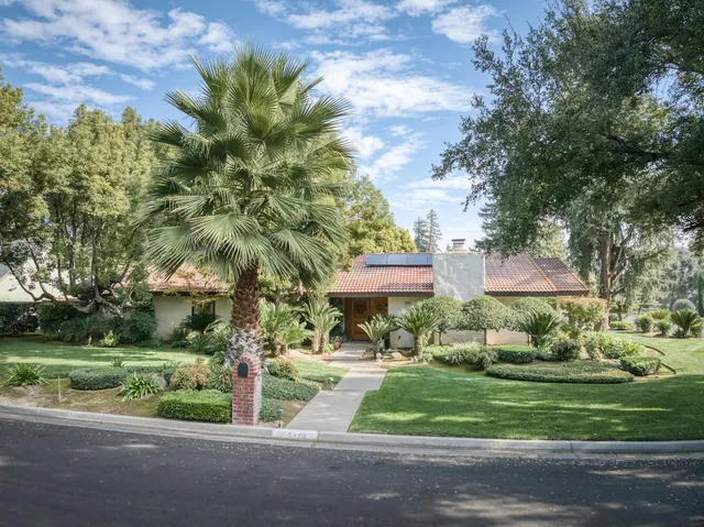 $680,000 | 5348 North Briarwood Avenue, Fresno, CA 93711