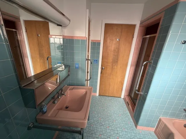 $490,000 | 6325 North Whipple Street, Chicago, IL 60659