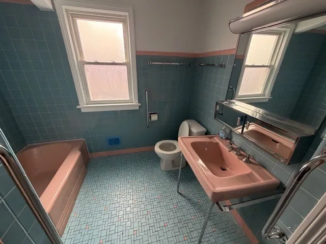 $490,000 | 6325 North Whipple Street, Chicago, IL 60659