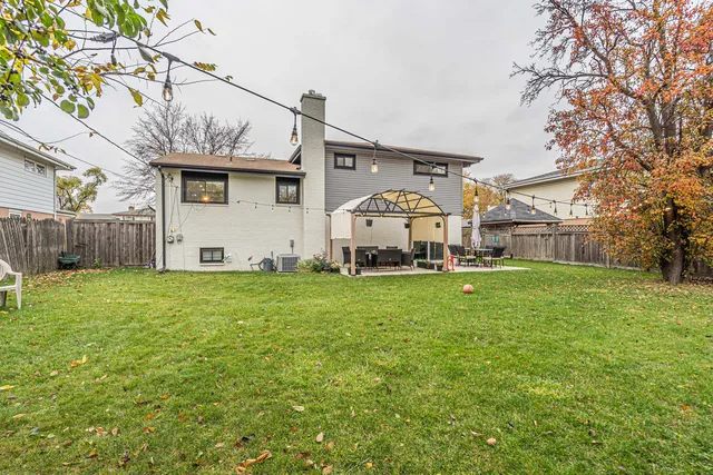 $559,000 | 35 Julie Drive, Glenview, IL 60025