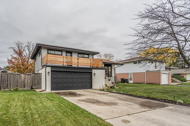 $559,000 | 35 Julie Drive, Glenview, IL 60025