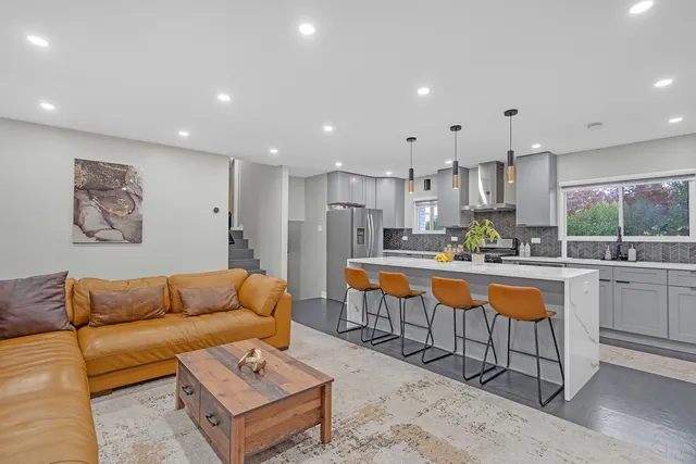 $559,000 | 35 Julie Drive, Glenview, IL 60025