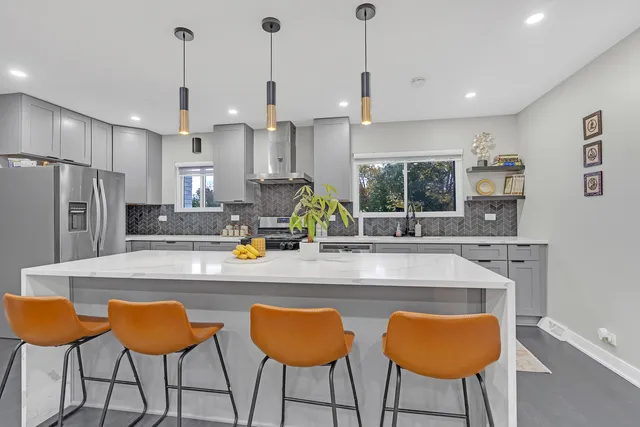 $559,000 | 35 Julie Drive, Glenview, IL 60025