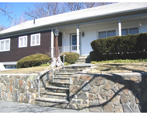 14 Priscilla Road Swampscott, MA 01907 - Photo 2 of 10 Gallery Image 2