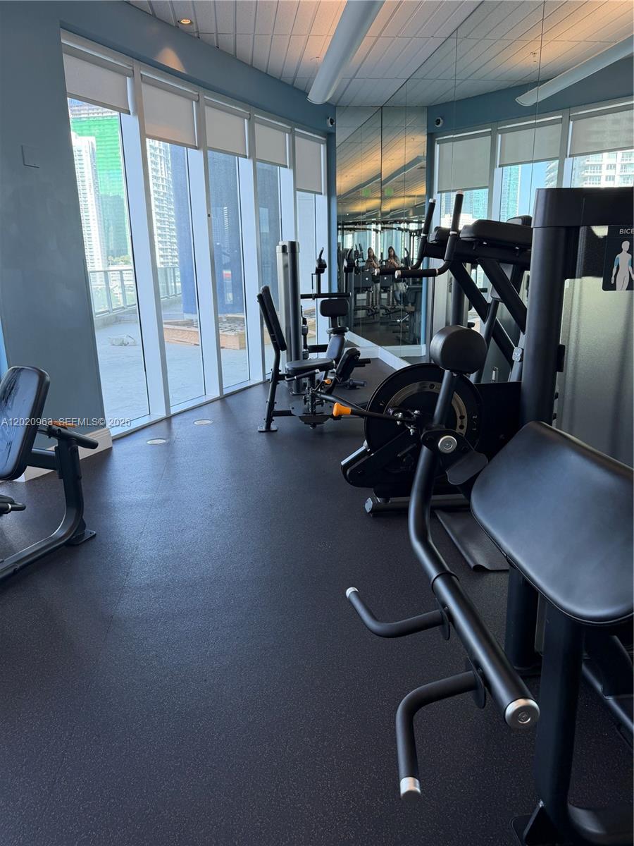 185 Southwest 7th Street, Unit 3209 Miami, FL 33130 - Photo 37 of 54