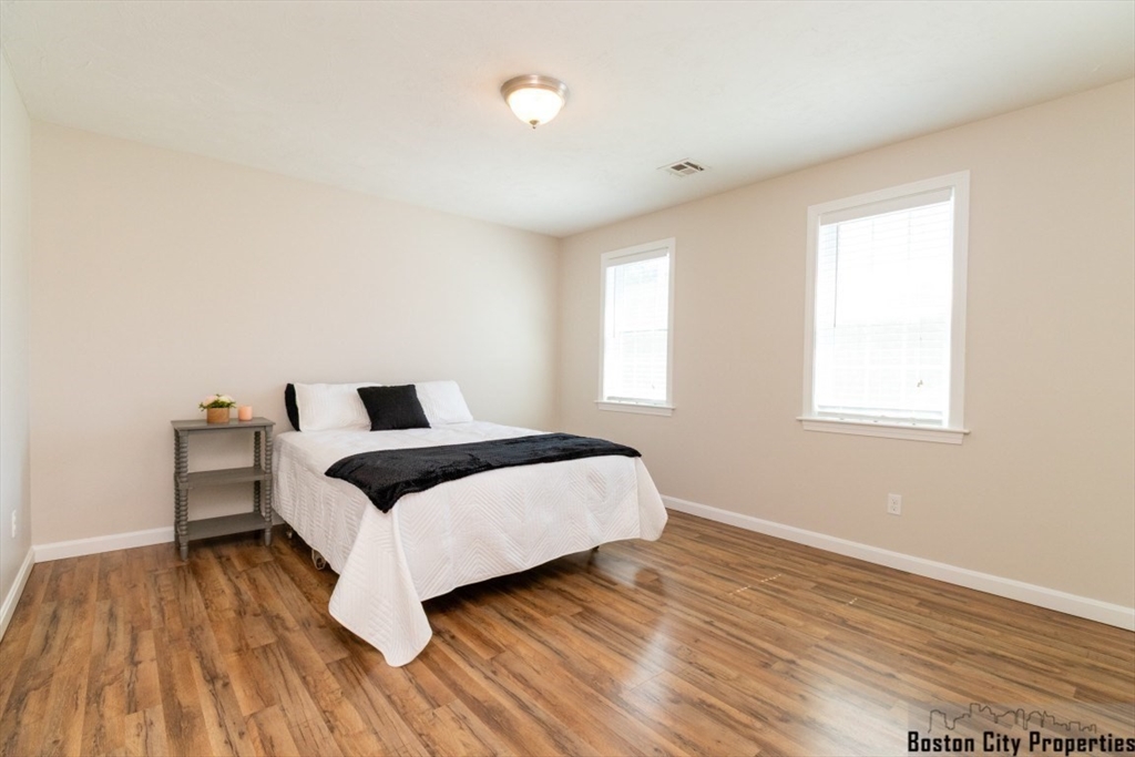 264 Charge Pond Road Wareham, MA 02571 - Photo 4 of 27