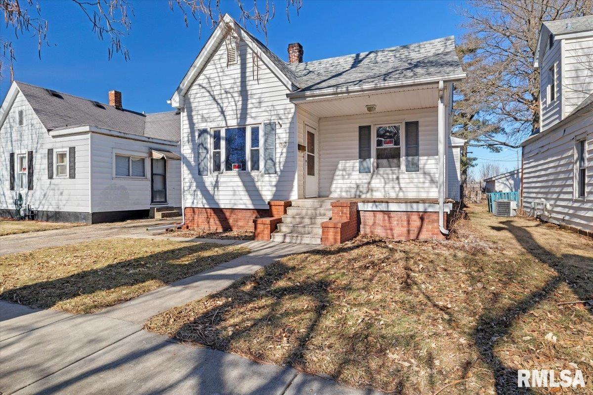 1703 East Matheny Avenue Springfield, IL 62702 - Photo 1 of 21