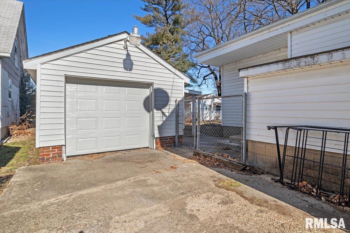 1703 East Matheny Avenue Springfield, IL 62702 - Photo 19 of 21