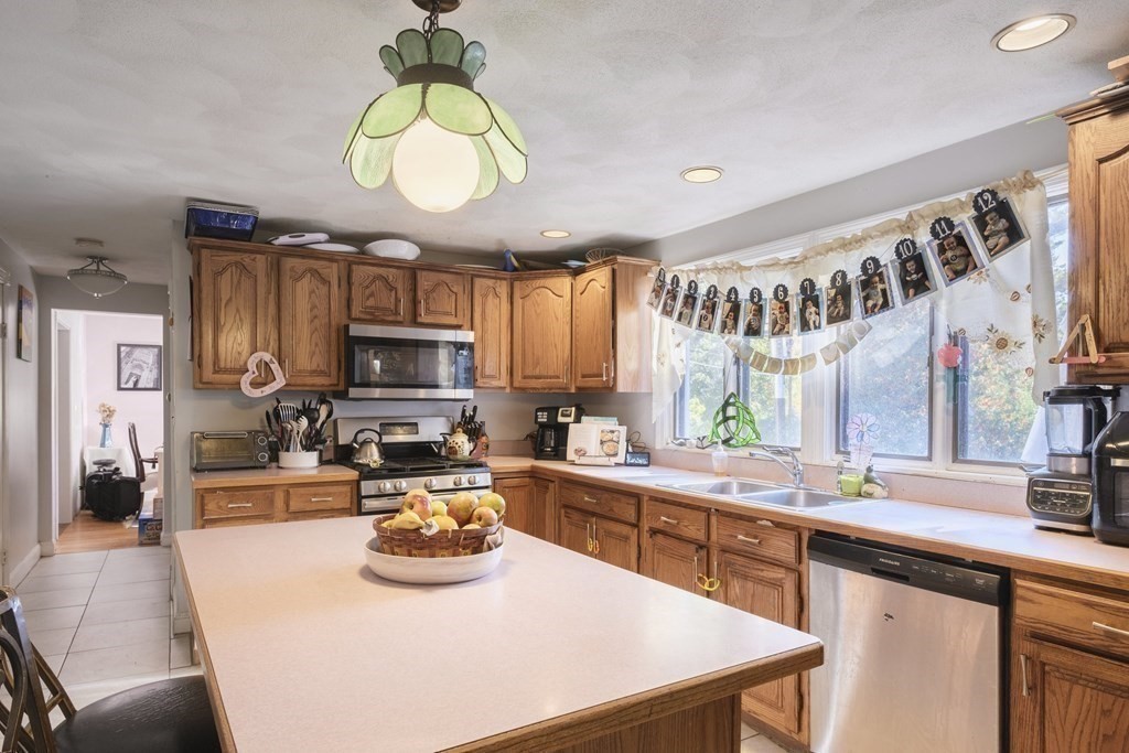 165 Andover Road Billerica, MA 01821 - Photo 15 of 31