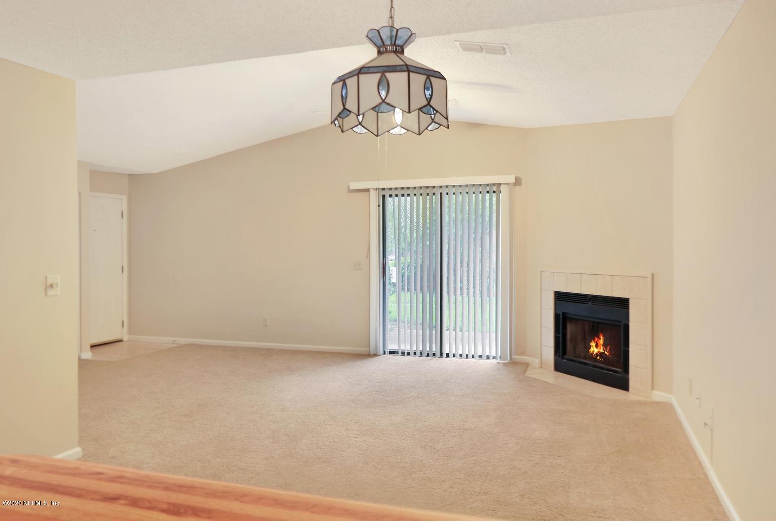 3801 Crown Point Road, Unit 2201 Jacksonville, FL 32257 - Photo 5 of 10 Dining and Family Room