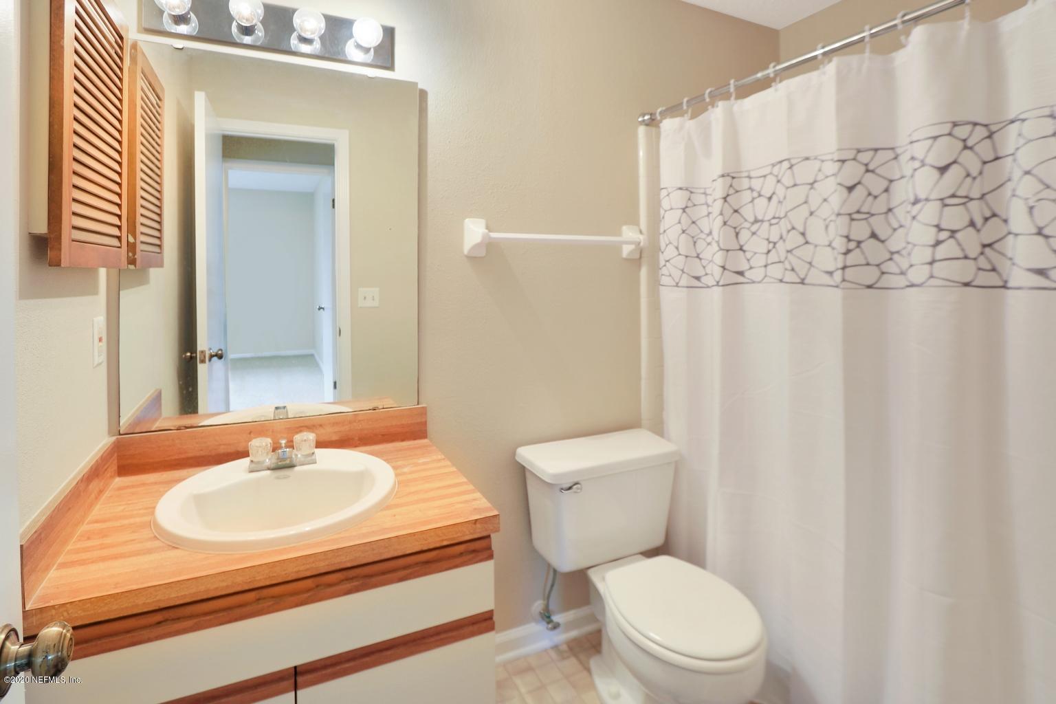 3801 Crown Point Road, Unit 2201 Jacksonville, FL 32257 - Photo 7 of 10 Hall Bathroom