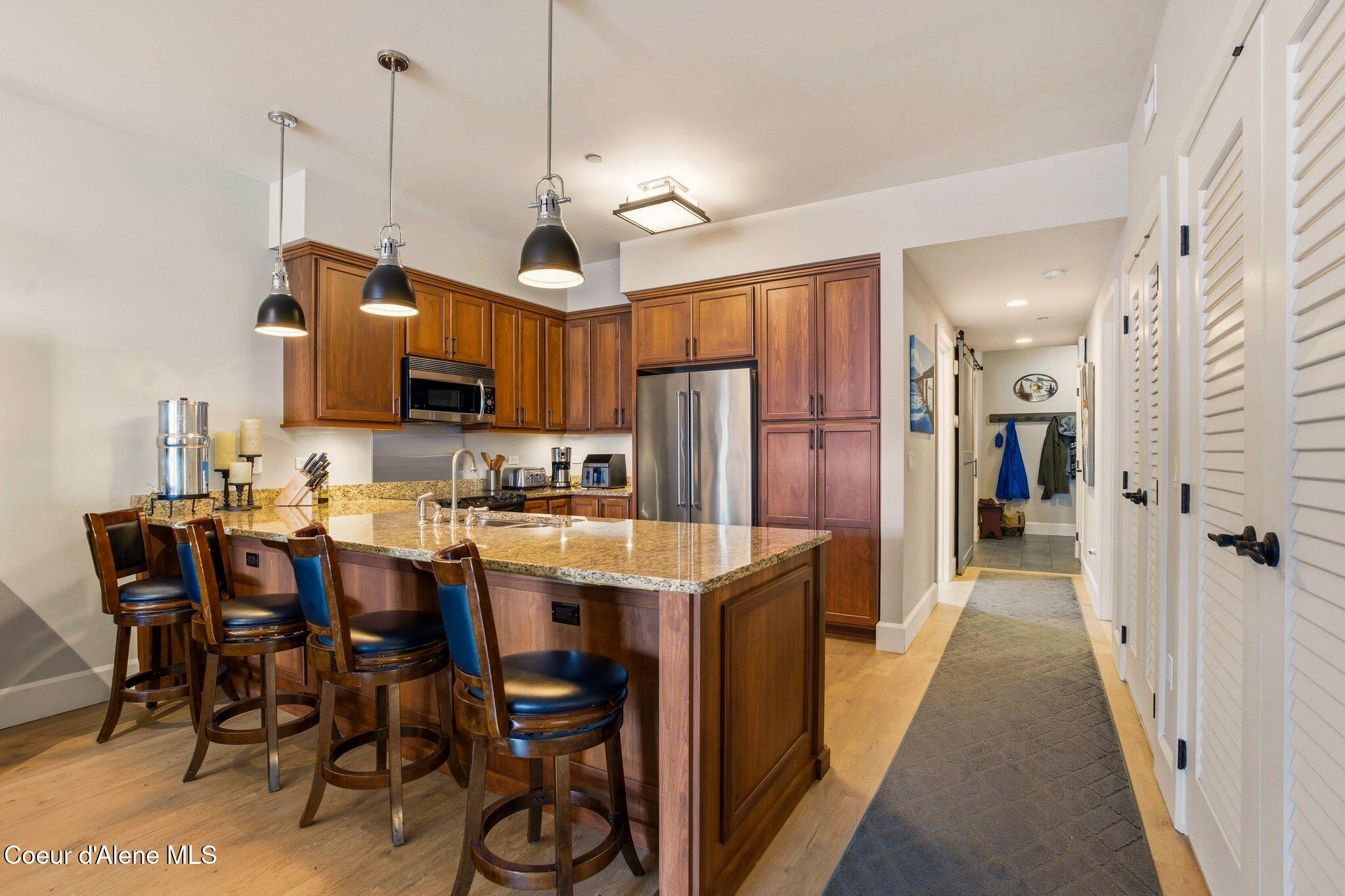 702 Sandpoint Avenue, Unit 7302 Sandpoint, ID 83864 - Photo 12 of 41 7_A7409452 (12)