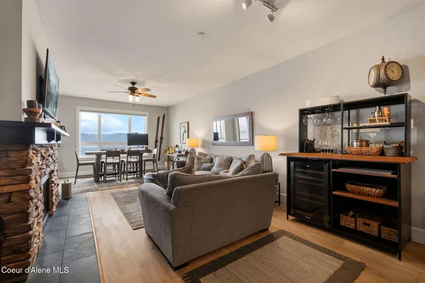 $1,297,000 | 702 Sandpoint Avenue, Unit 7302, Sandpoint, ID 83864