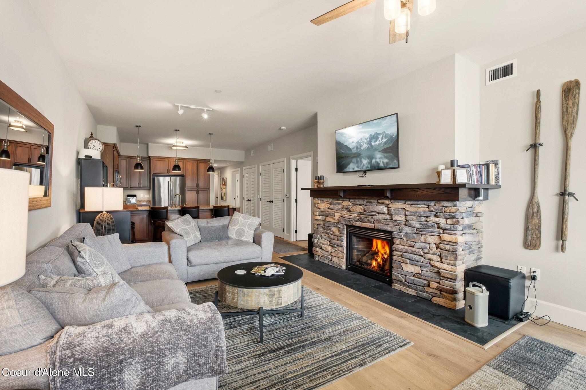 702 Sandpoint Avenue, Unit 7302 Sandpoint, ID 83864 - Photo 15 of 41 1_A7409452 (7)