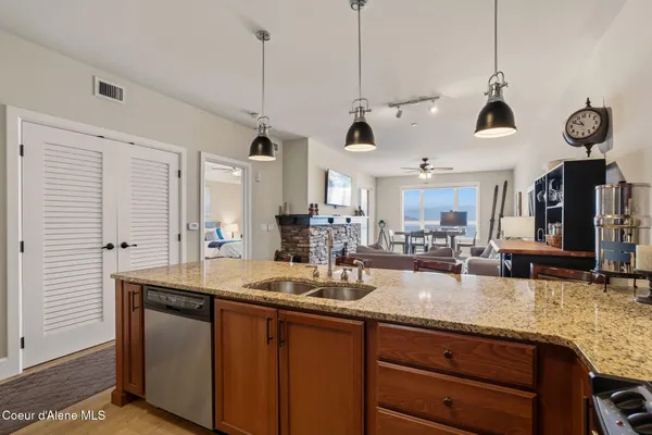 $1,297,000 | 702 Sandpoint Avenue, Unit 7302, Sandpoint, ID 83864