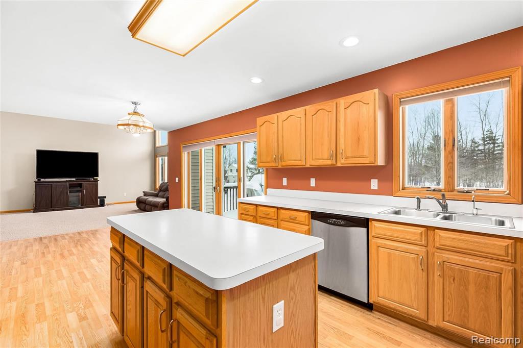 1499 Wiggins Road Fenton, MI 48430 - Photo 17 of 47