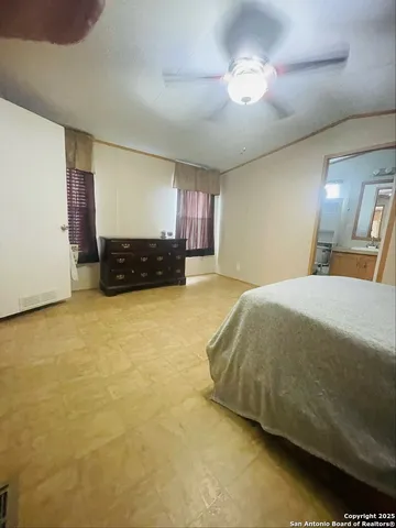 $95,000 | 102 4th Street, Natalia, TX 78059