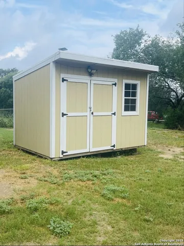 $95,000 | 102 4th Street, Natalia, TX 78059