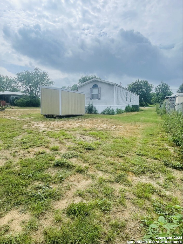 102 4th Street Natalia, TX 78059 - Photo 3 of 19