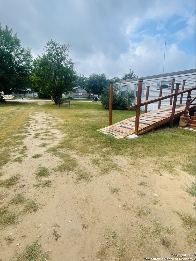 102 4th Street Natalia, TX 78059 - Photo 5 of 19
