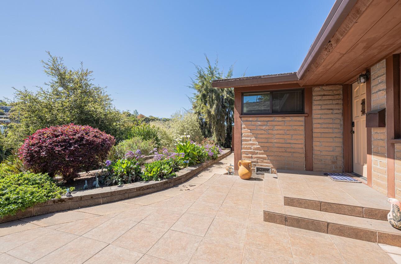 800 Adair Place Del Rey Oaks, CA 93940 - Photo 3 of 25 Gallery Image 3