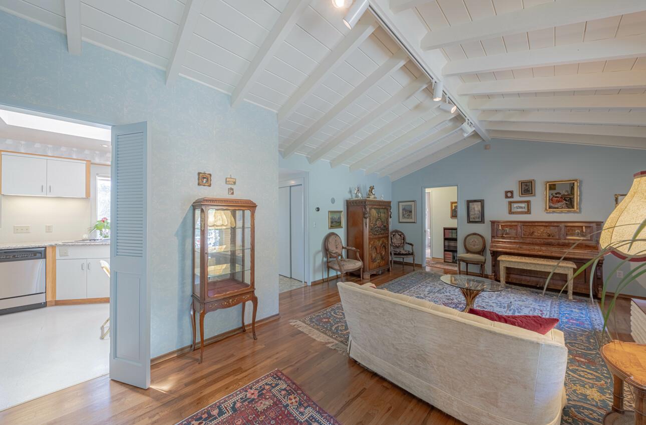 800 Adair Place Del Rey Oaks, CA 93940 - Photo 8 of 25 Gallery Image 8