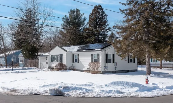$355,000 | 31 Archdale Drive, Warwick, RI 02889