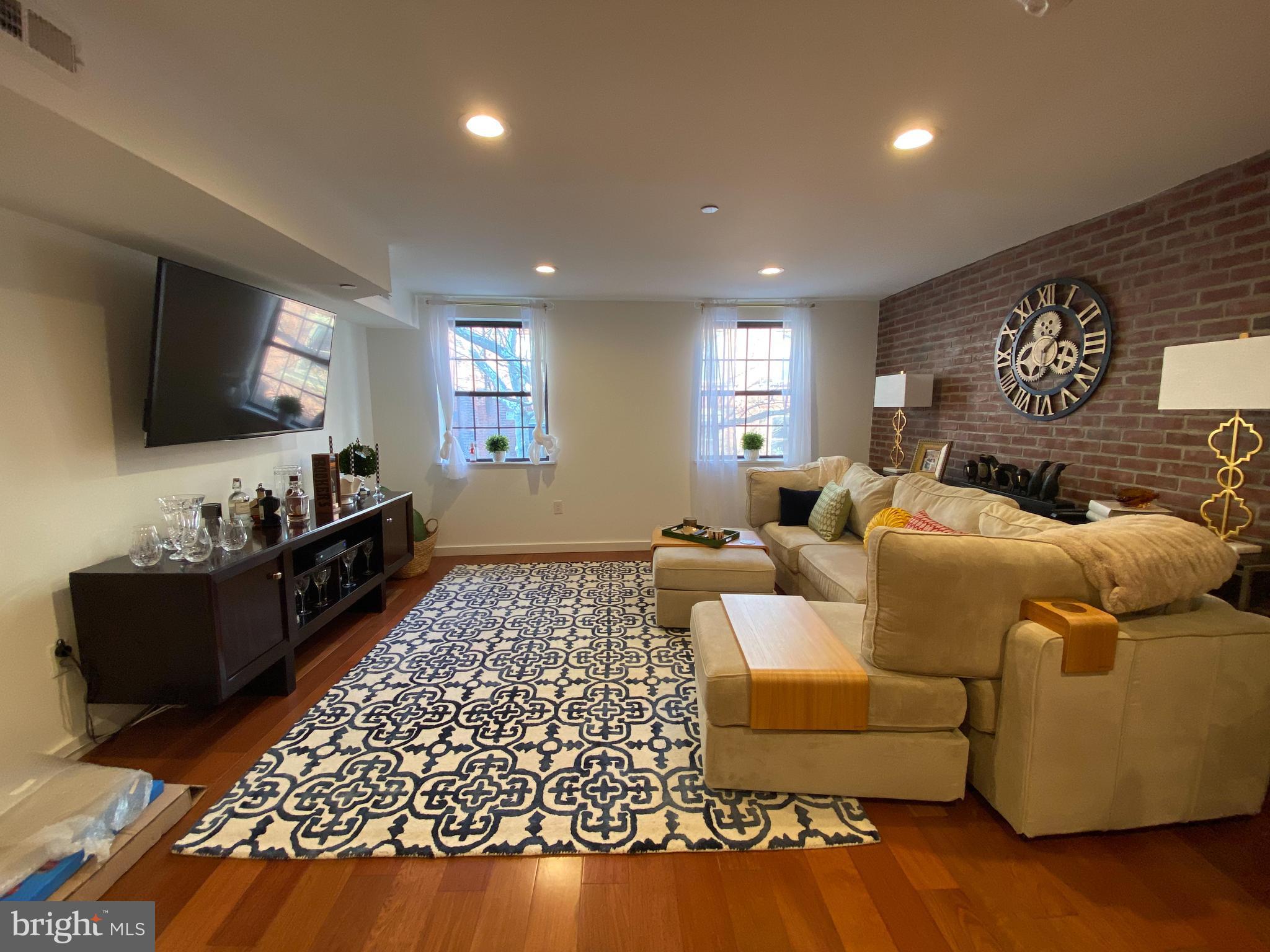 2016 Locust Street Philadelphia, PA 19103 - Photo 2 of 13 Gallery Image 2
