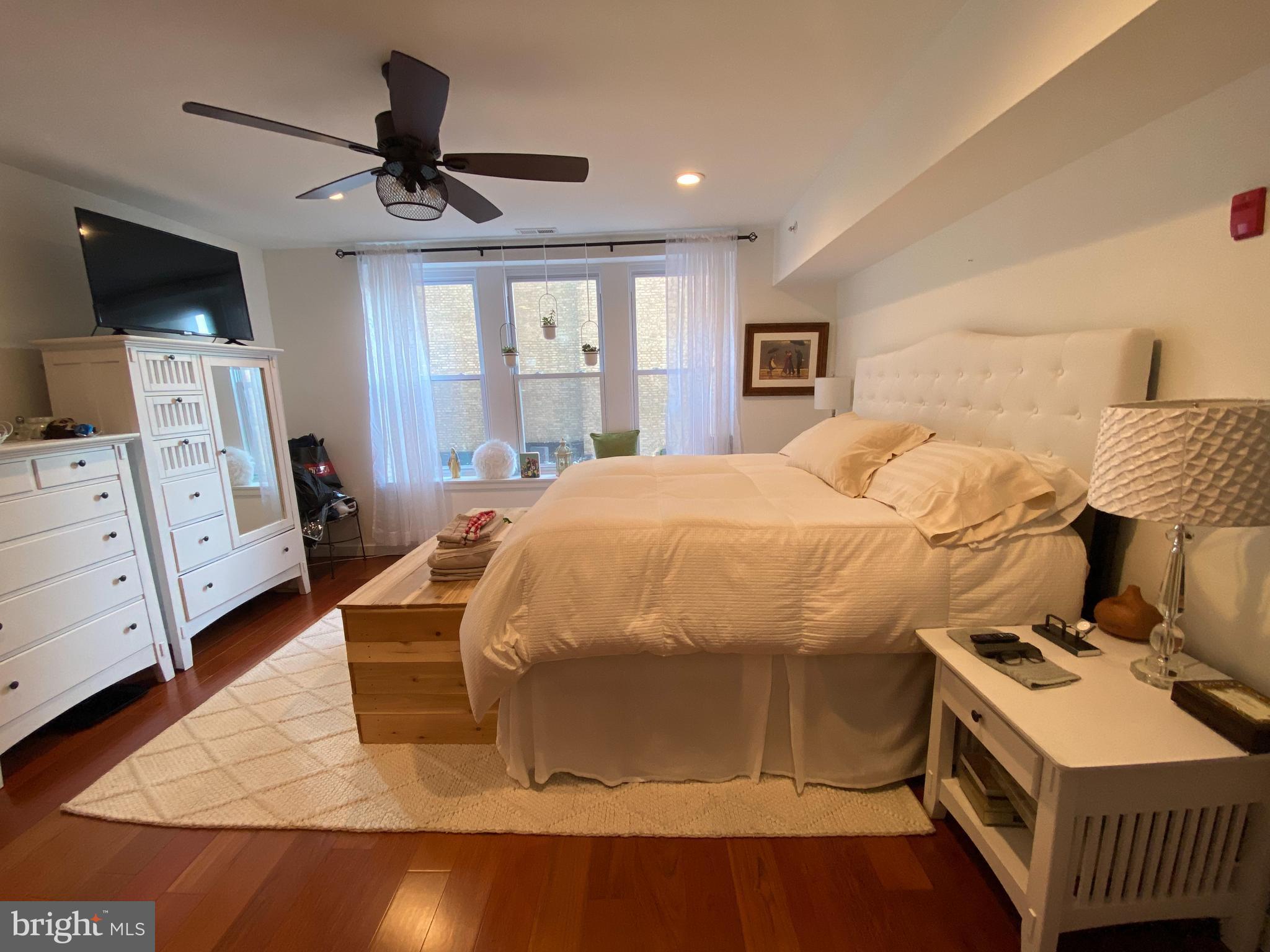 2016 Locust Street Philadelphia, PA 19103 - Photo 7 of 13 Gallery Image 7