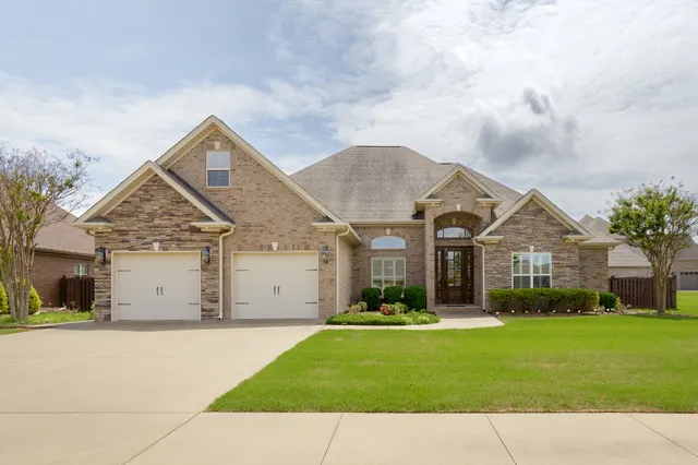 $479,900 | 1206 Woodridge Court, Florence, AL 35630