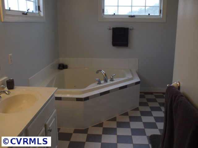 1811 Rabbit Warren Road Manakin-Sabot, VA 23103 - Photo 7 of 7 Other - Master Bath