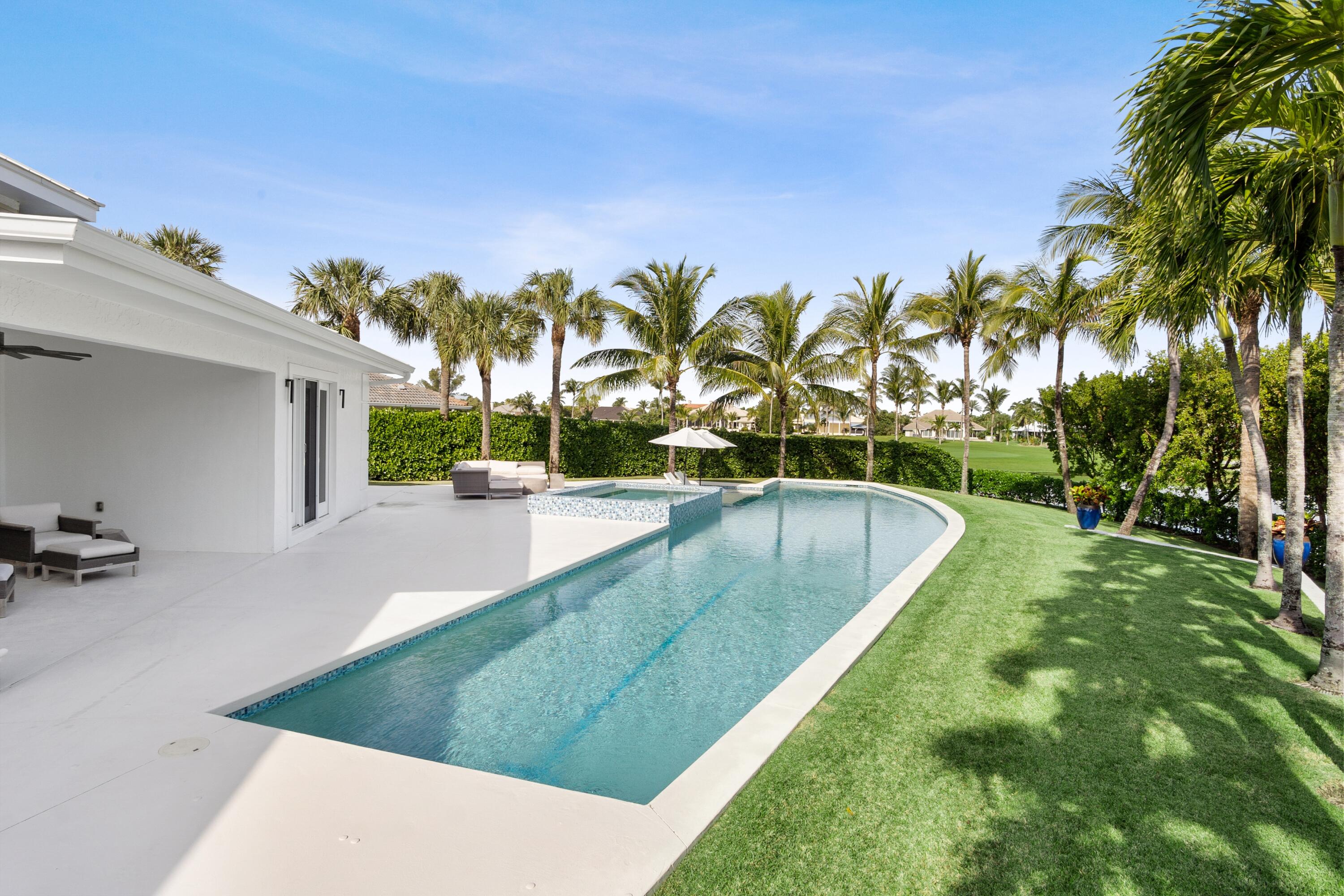 2161 Golfview Lane Jensen Beach, FL 34957 - Photo 33 of 60 pool and spa
