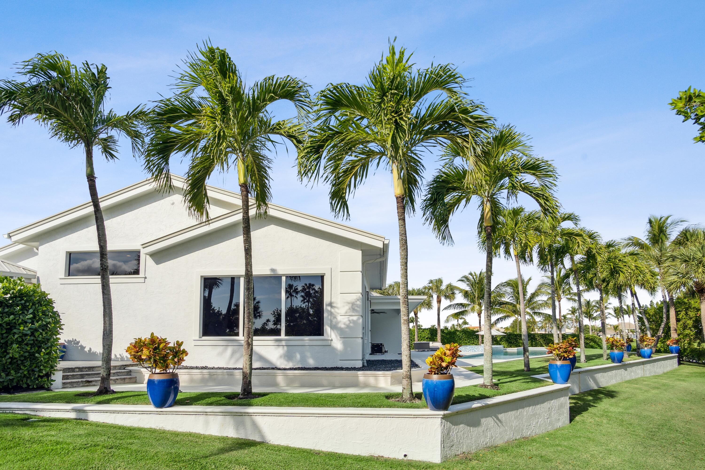 2161 Golfview Lane Jensen Beach, FL 34957 - Photo 37 of 60 exterior side